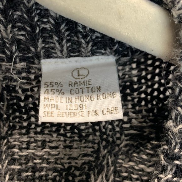 Northern Isles Black and White Sweater Vest - Picture 5 of 7